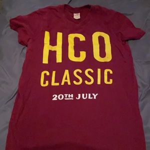Hollister tee